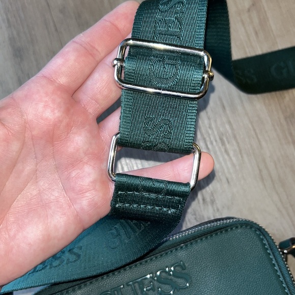GUESS Dark green crossbody messenger bag with adjustable strap - Picture 8 of 10